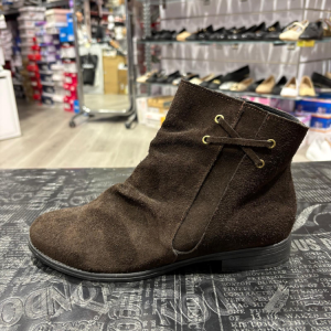 1066 מגפון נוחות כחול עור רך חום זמש