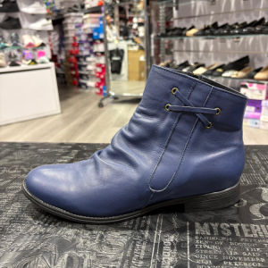 מגפון עור כיווצים X דגם יעל כחול