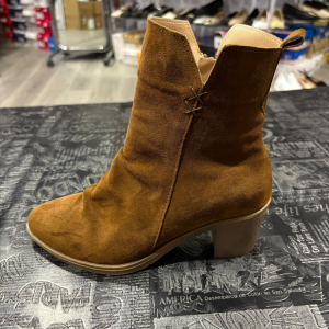 מגפון עור אמיתי עקב כמל זמש 8563