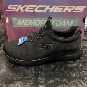 סקצרס SUMMITS שחור WIDE FIT