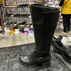 מגף עור אמיתי קלאסי עקב קטן שחור