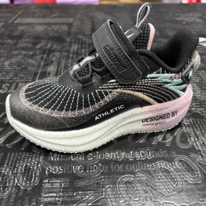 נעלי נמרוד ספורט שחור ורוד