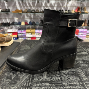 מגפון עקב עור שילוב אבזם דגם DIKLA שחור