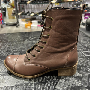 מגפון עור אמיתי שילוב שרוך ורוכסן עקב קטן חום