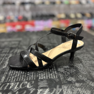 פליי םוט סנדל עקב רצועות