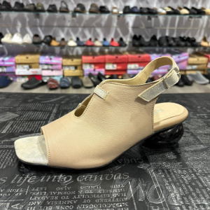 ניוז סנדל עור אמיתי עקב מיוחד