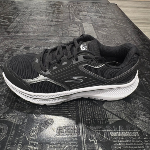 סקצרס GO RUN שחור לבן