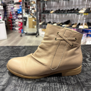 מגפון עור כיווצים X דגם יעל טאופ