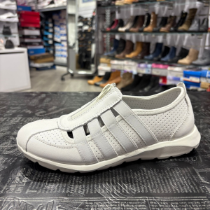 פלייפוט סניקרס גומיות לבן