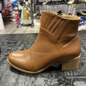 מגפון עור אמיתי דגם 5512 כמל